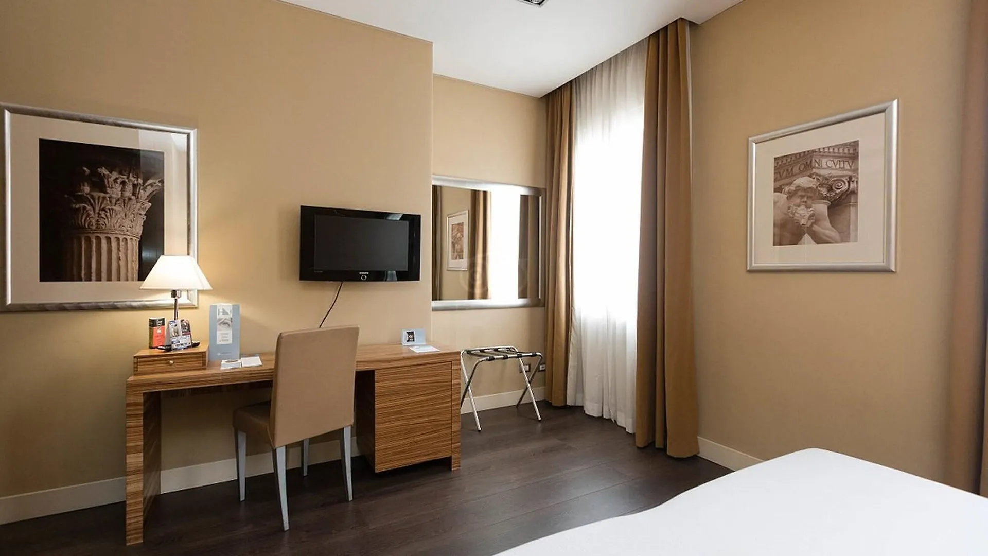 Hotel Saint John Rome 4*,